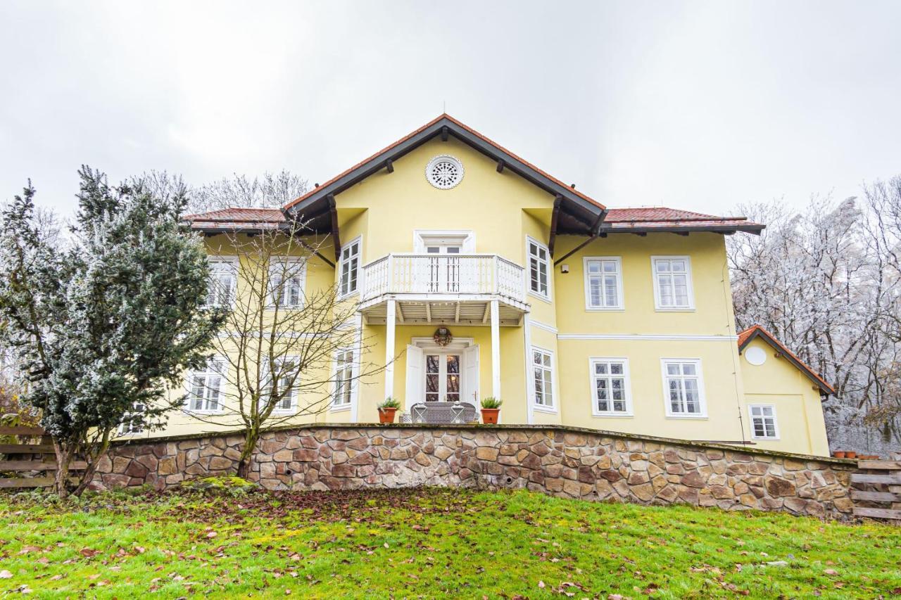 Lovecky Zamecek Pod Milesovkou Teplice Exterior photo